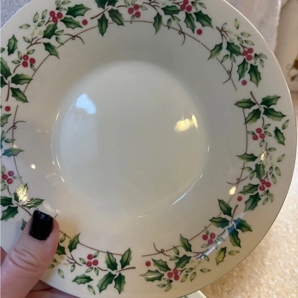1997 Holiday Traditions Christmas Holiday Holly Berry Bowls Gold Trim Set of 3